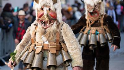 Surva Internationales Festival der Maskeradesspiele