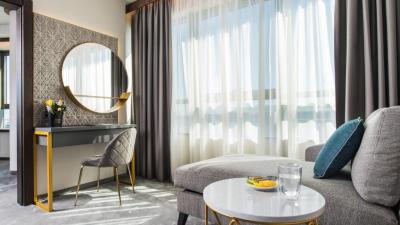 Rosslyn Central Park Hotel