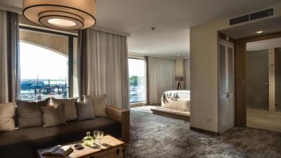 Blu Bay Hotel