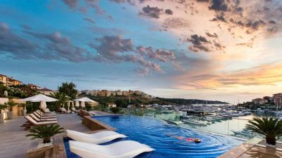 Blu Bay Hotel