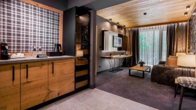 Kashmir Wellness & Spa Hotel